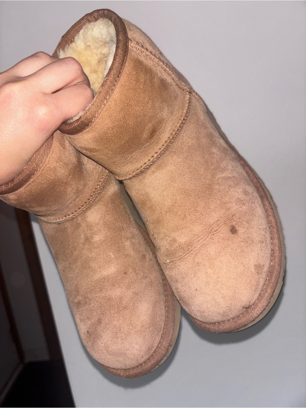 Chestnut tan UGGS SIZE 7 women - Picture 4 of 6